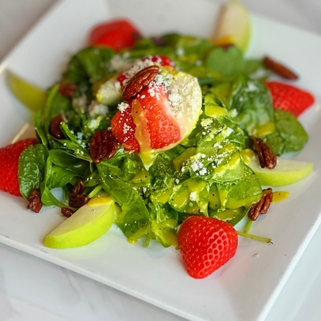 Fuji Apple & Baby Spinach.